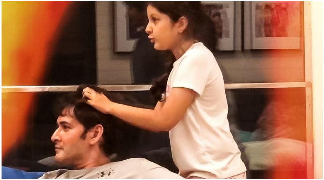 Prince of Tollywood Mahesh Babu got a relaxing massage by her Little princess Sitara.