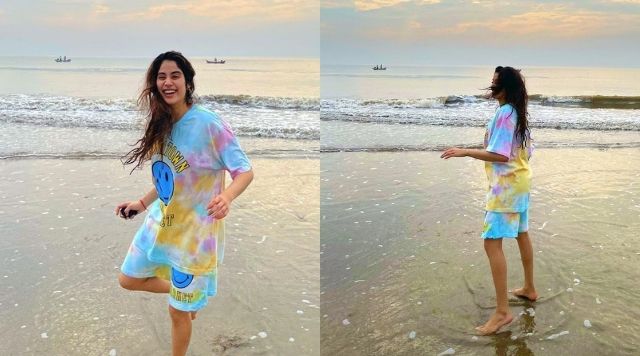Janhvi Kapoor Shares Candid Pictures As She Is Enjoying Her Beach Day.