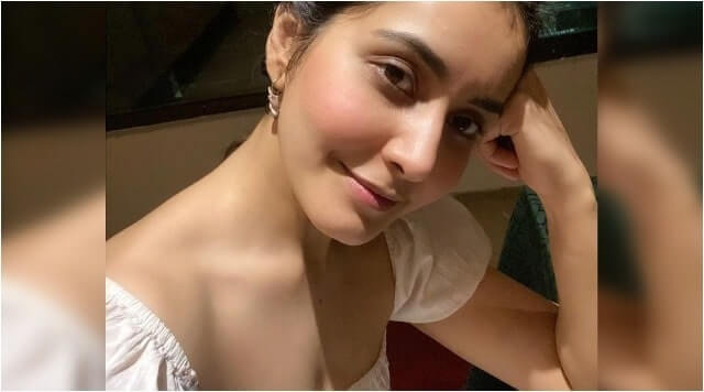 Raashi Khanna’s Workout In The Lap Of Nature Will Give You Fitness goals.