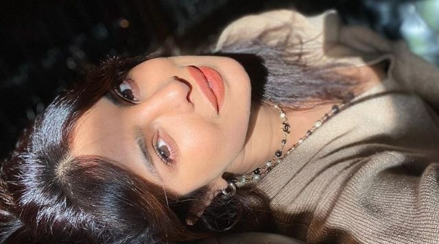 Priyanka Chopra Jonas Stunning Sunkissed Selfie Will Make Your Day.