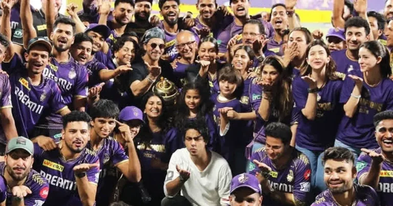 Shah Rukh Khan and his family pose with KKR team after winning IPL 2024 finals.