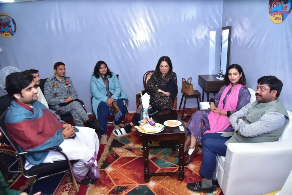 Esha Gupta Uttar Pradesh Spiritual gathering